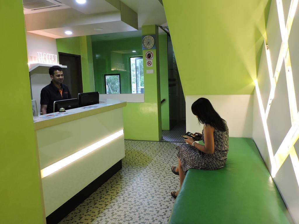 Merlin Hotel Penang George Town Exterior foto